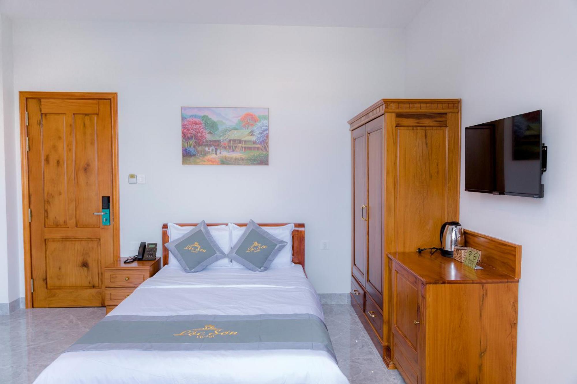 Loc Son Hotel Buôn Ma Thuột Dış mekan fotoğraf
